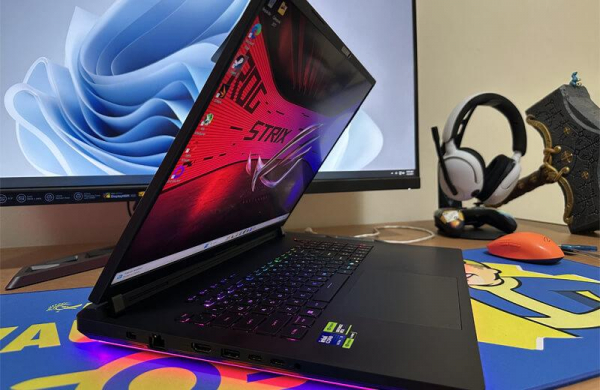 Обзор Asus ROG Strix Scar 18 (2025): невероятно мощного игрового ноутбука с RTX 5090