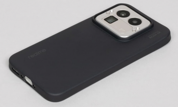 Обзор флагманского смартфона Realme GT8 Pro со сменными панелями блока камер