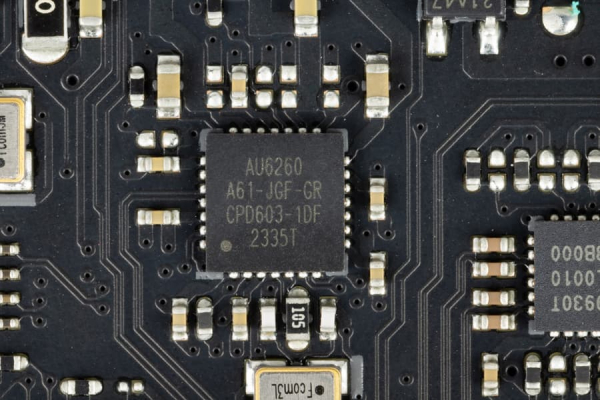 Обзор материнской платы Asus ROG Maximus Z790 Hero BTF на чипсете Intel Z790 с разъемами на обратной стороне текстолита