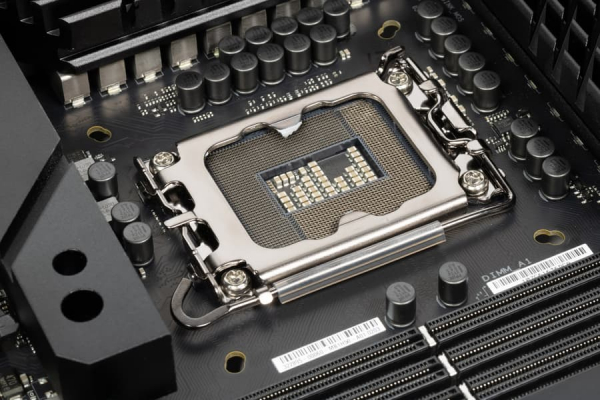 Обзор материнской платы Asus ROG Maximus Z790 Hero BTF на чипсете Intel Z790 с разъемами на обратной стороне текстолита