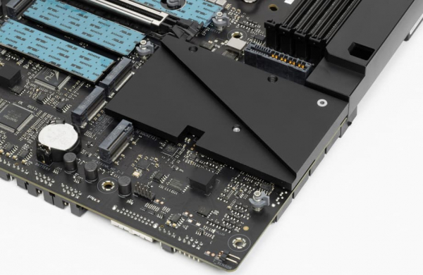 Обзор материнской платы Asus ROG Maximus Z790 Hero BTF на чипсете Intel Z790 с разъемами на обратной стороне текстолита