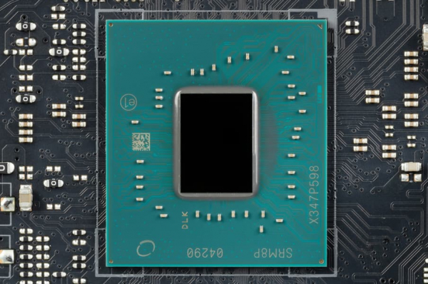 Обзор материнской платы Asus ROG Maximus Z790 Hero BTF на чипсете Intel Z790 с разъемами на обратной стороне текстолита