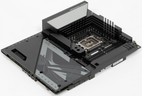 Обзор материнской платы Asus ROG Maximus Z790 Hero BTF на чипсете Intel Z790 с разъемами на обратной стороне текстолита