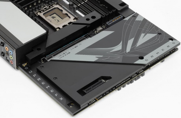 Обзор материнской платы Asus ROG Maximus Z790 Hero BTF на чипсете Intel Z790 с разъемами на обратной стороне текстолита