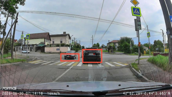 
                            Обзор видеорегистратора 70mai T400: Видит всё и на дороге и в салоне автомобиля
            
            
            
                    
