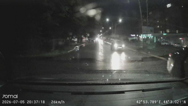 
                            Обзор видеорегистратора 70mai T400: Видит всё и на дороге и в салоне автомобиля
            
            
            
                    
