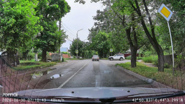 
                            Обзор видеорегистратора 70mai T400: Видит всё и на дороге и в салоне автомобиля
            
            
            
                    