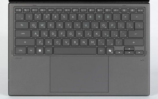 Обзор ноутбука Asus Zenbook Duo UX8407AA с двумя OLED-экранами