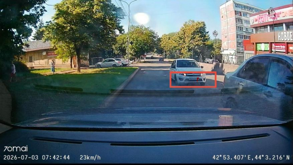 
                            Обзор видеорегистратора 70mai T400: Видит всё и на дороге и в салоне автомобиля
            
            
            
                    