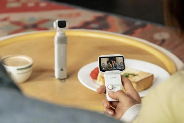 Выпущена компактная камера на подвесе Insta360 Luna Pro с вертикальной съёмкой в 4K и трекером головы (3 фото)